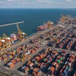 Transportul maritim internațional și din România (containere, nave, port maritim)